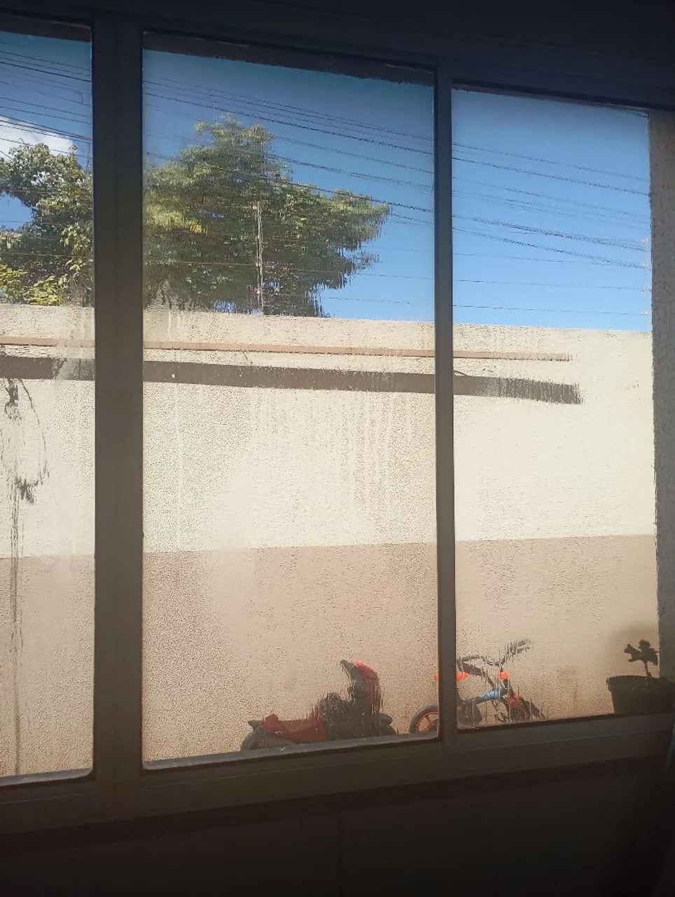 Trabalhamos com a remoção de películas antigas e drenagem nos vidros  - Foto 5