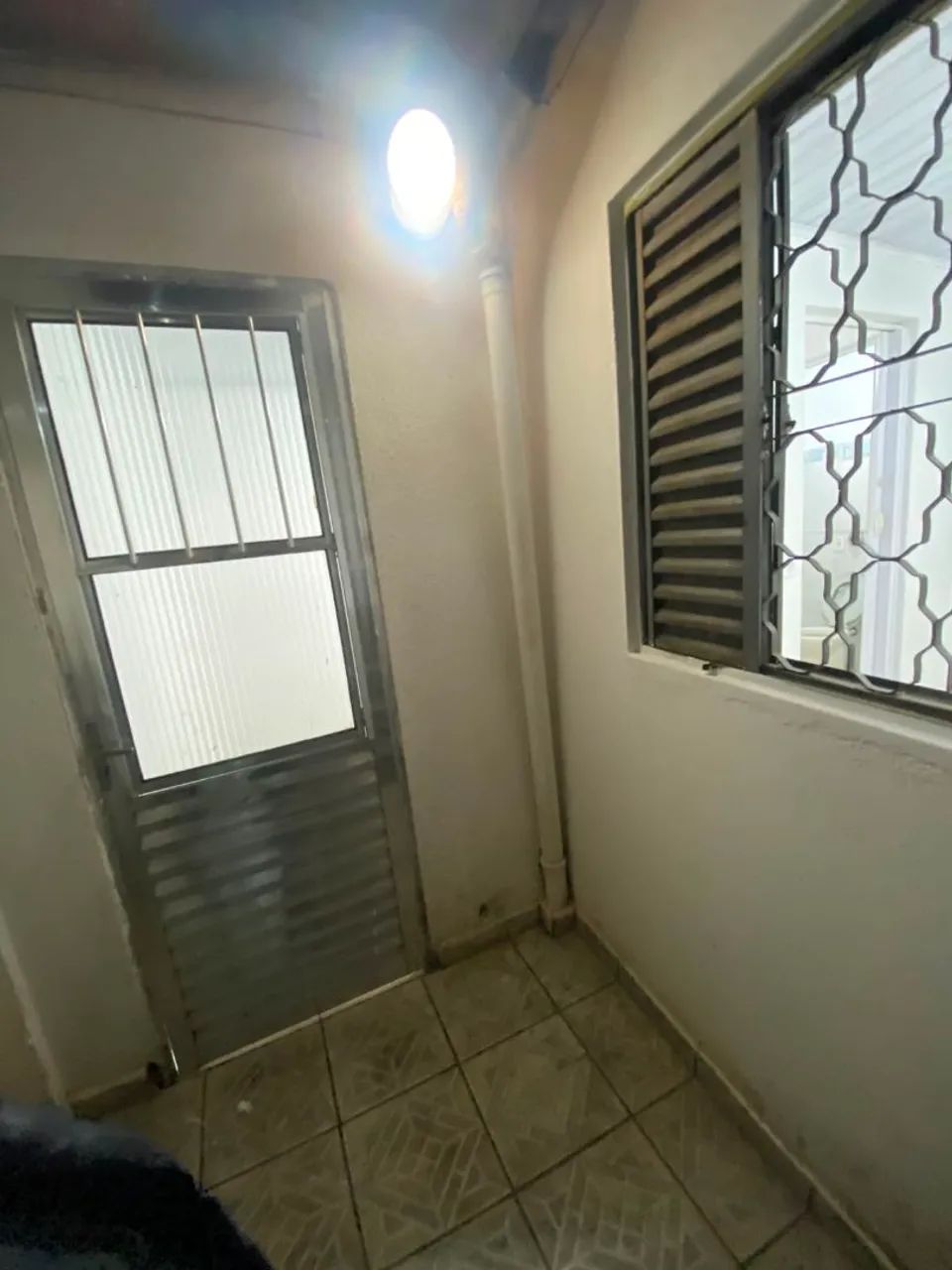 Casa de dois cômodos zona sul