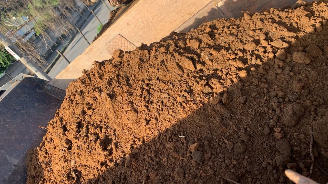 VENDO TERRA LIMPA PARA ATERRO 