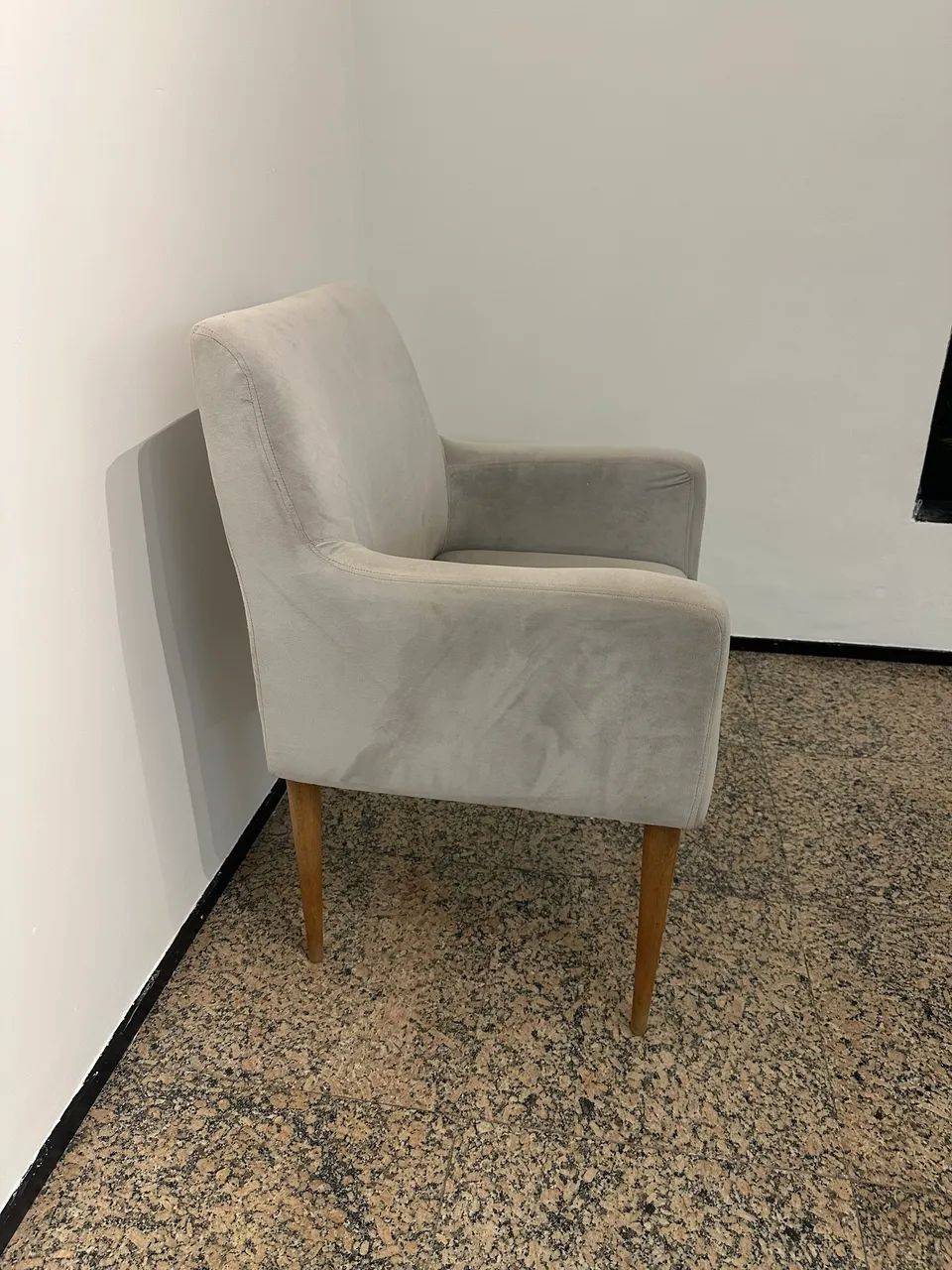 2 Poltronas tecido suede cinza claro - Foto 2