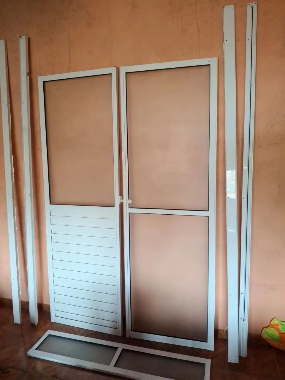 Porta vidro e alumínio e vidro 