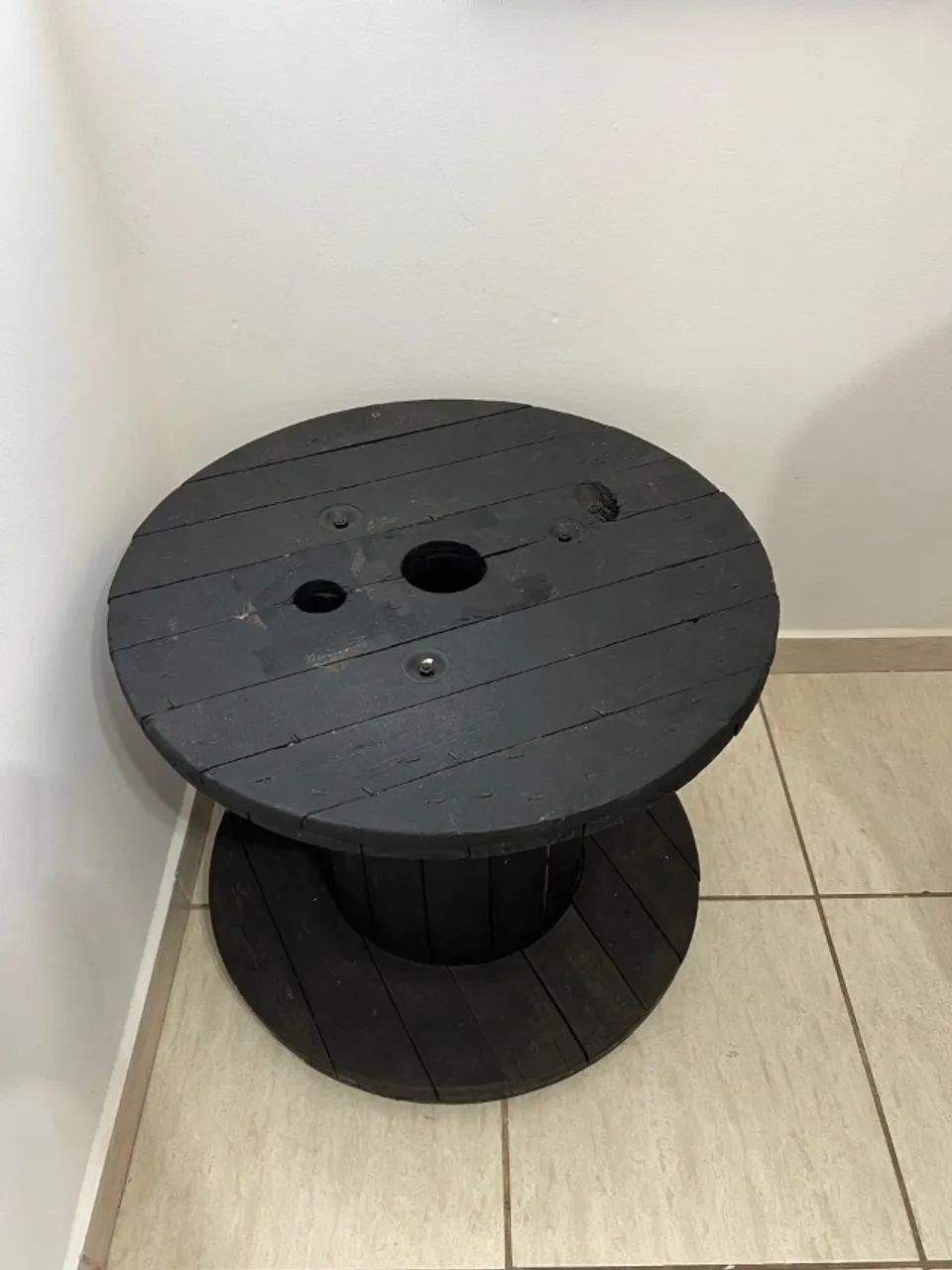 Mesa de Carretel de Madeira com Rodinhas