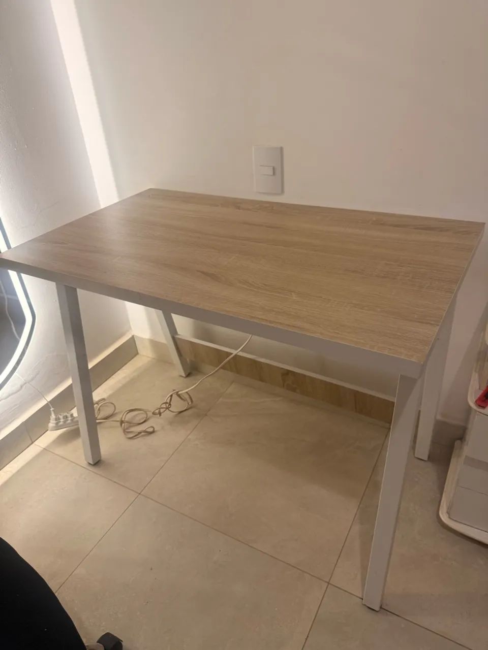 Mesa Tok&Stok (Madeira e Branco)