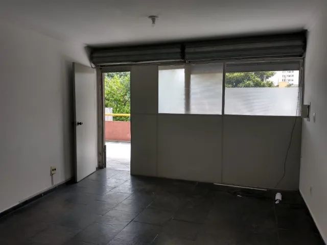 Alugo loja centro cidade com estacionamento próprio - Foto 3