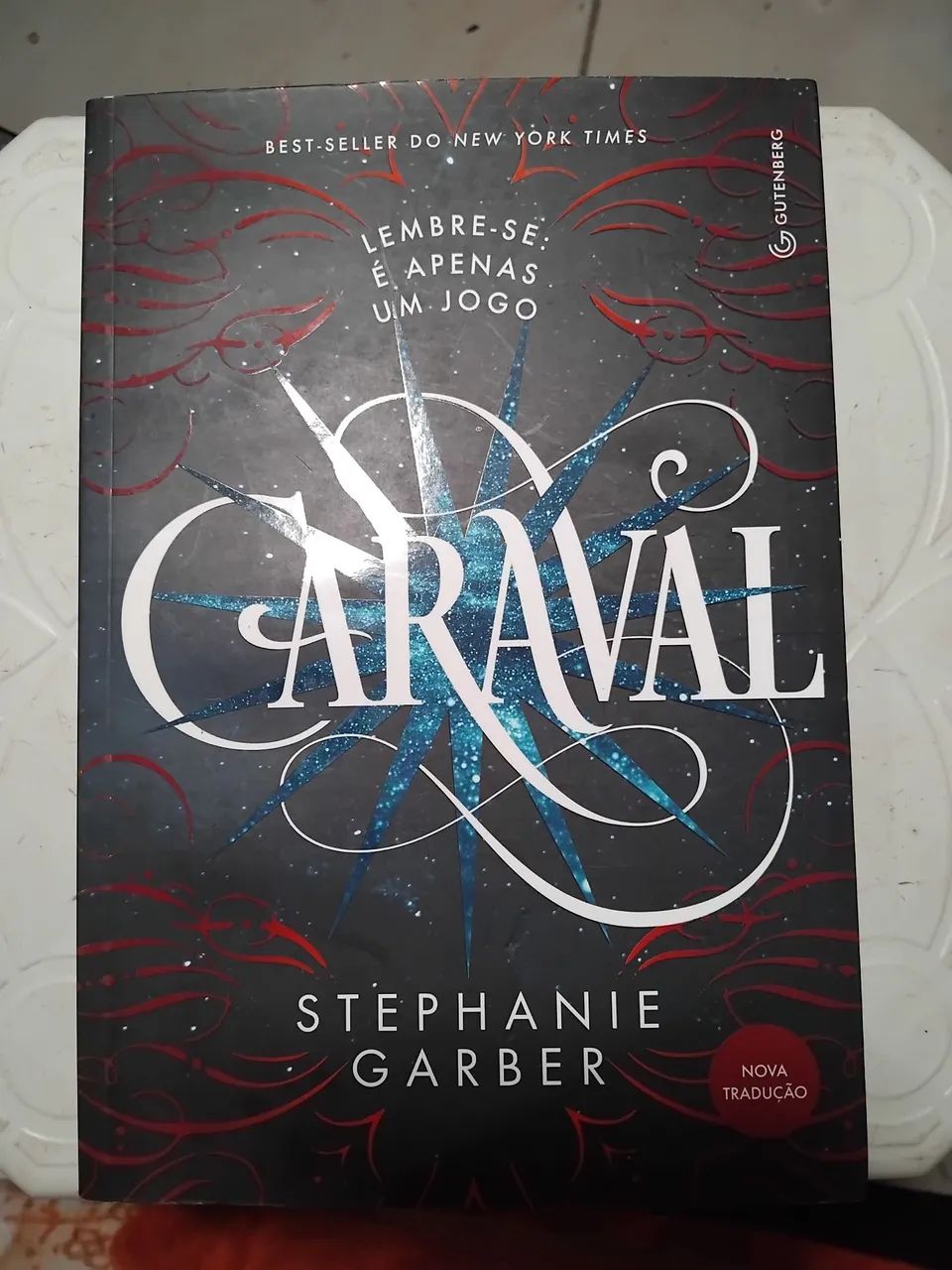 Livros Caraval e Lendários Stephanie Garber