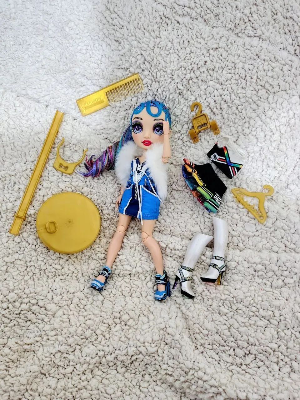RAINBOW HIGH - AMAYA RAINE