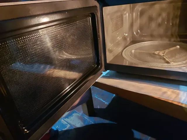 Micro-ondas LG seminovo - Foto 4