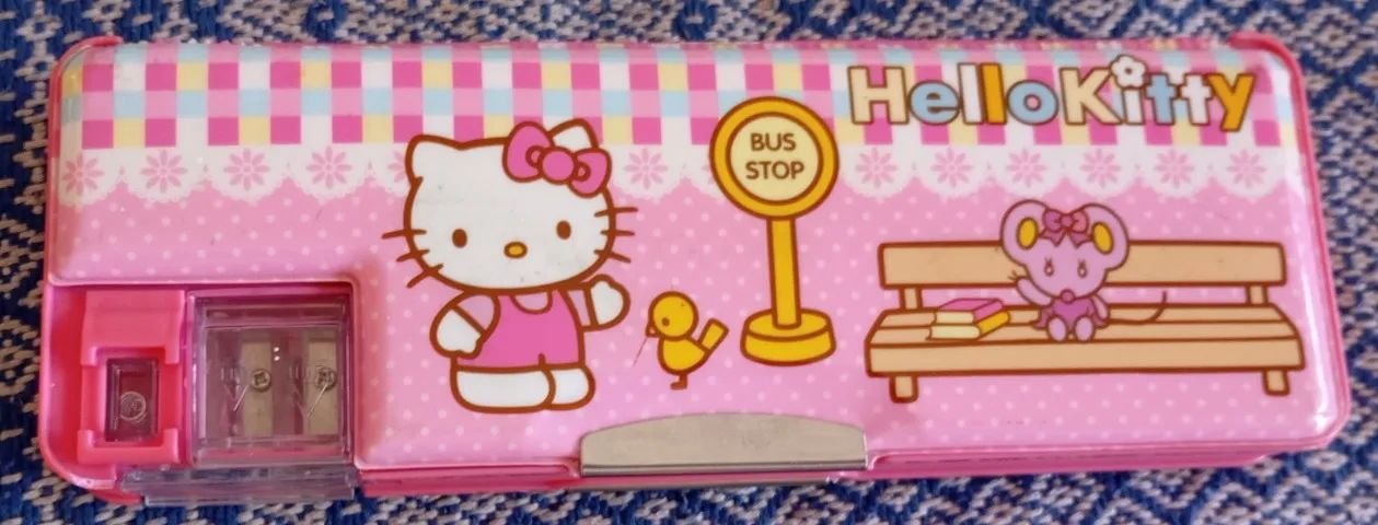 ( Leia ) Antigo Estojo Escolar Hello Kitty Bus Stop 2015
