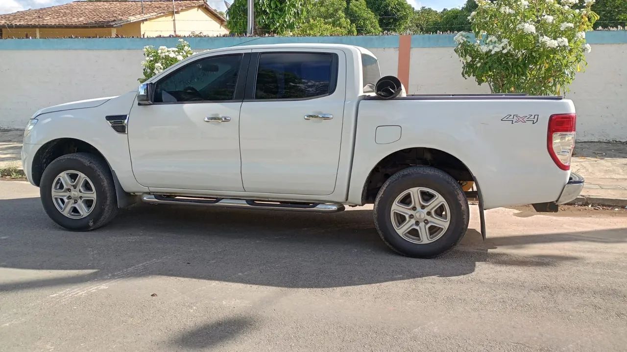 Ford Ranger XLT 2.5 16V 4X2 CD Flex 2014 - Foto 3