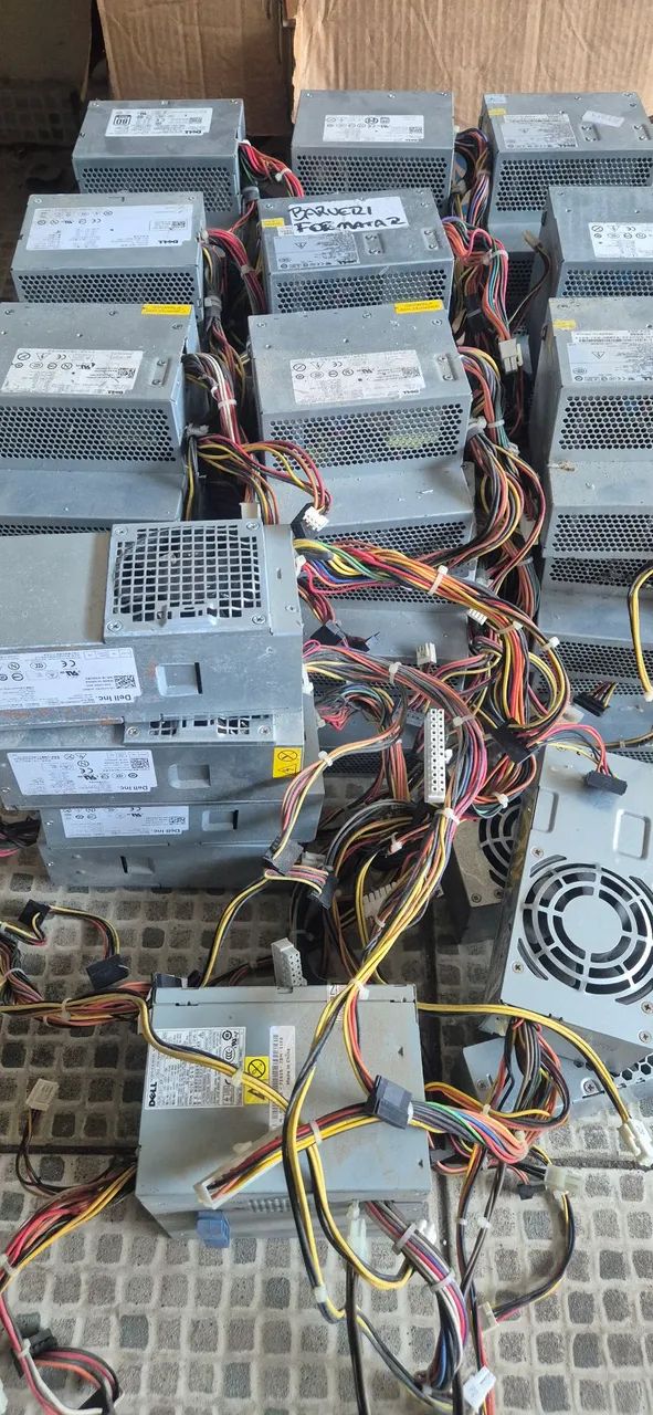 Lote 35 fontes Dell ATX com conector P4 no estado - Foto 2