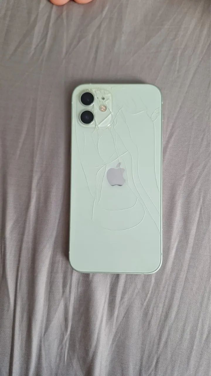 iPhone 12, 128gb traseira quebrada, funciona perfeitamente com nota fiscal, caixa e cabo - Foto 4