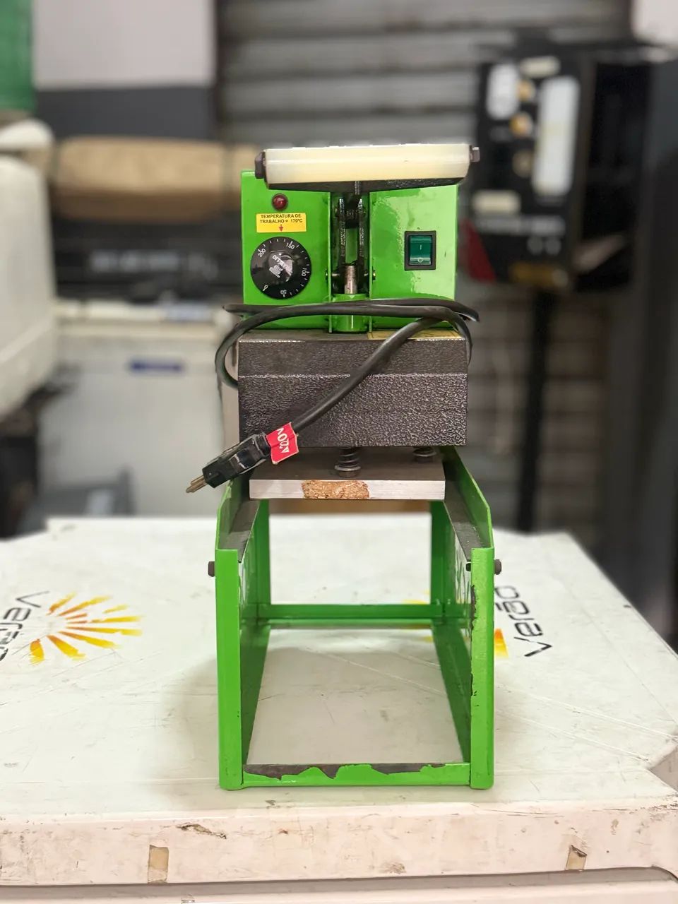 MÁQUINA SELADORA DE COPOS E POTES PAPELLO - 220V  - Foto 4
