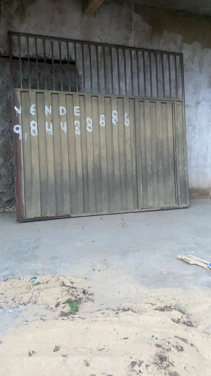 Portão de aço  grande 65104469836161120