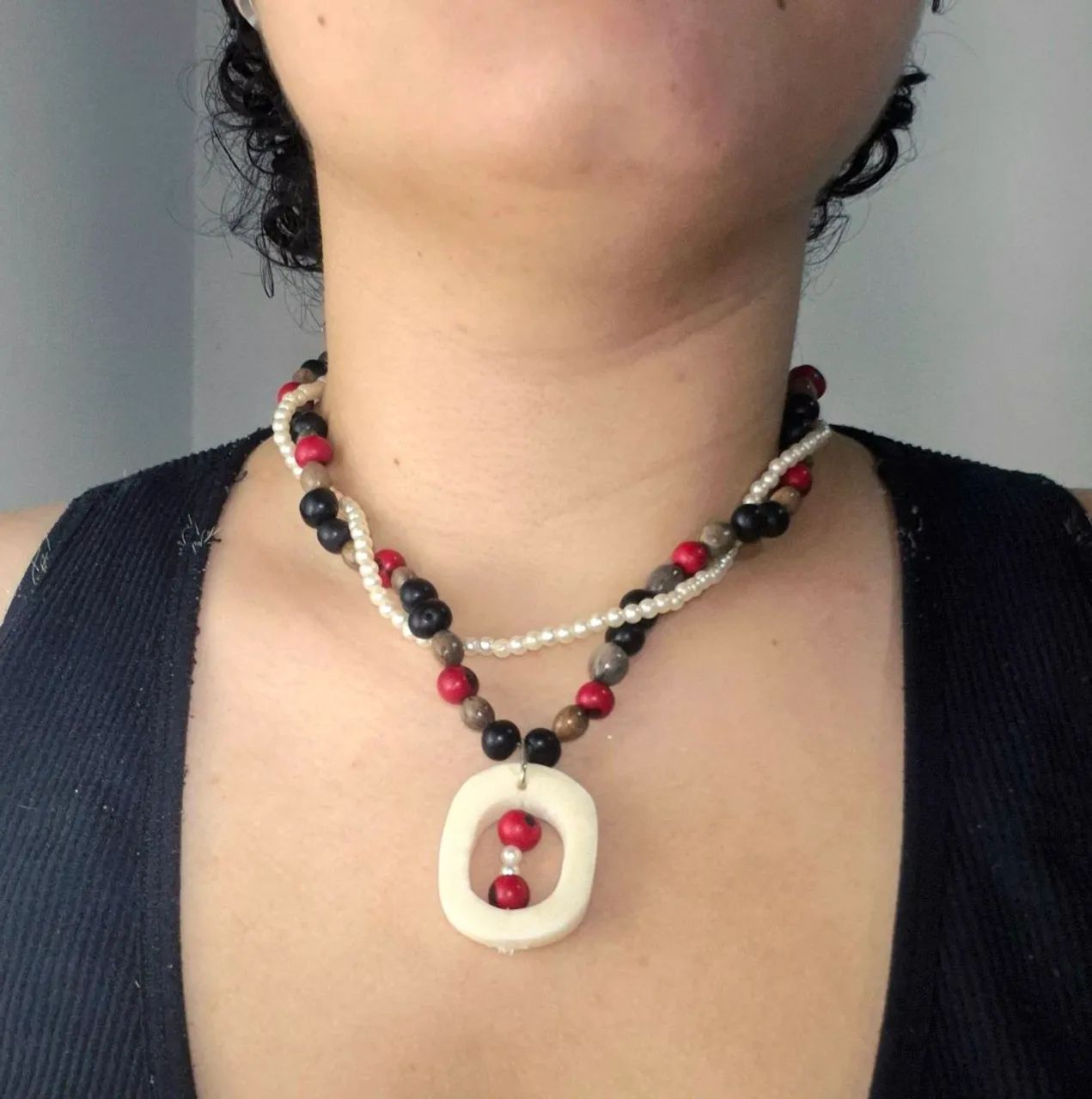 Colar borboleta pavão-escarlate  - Foto 3