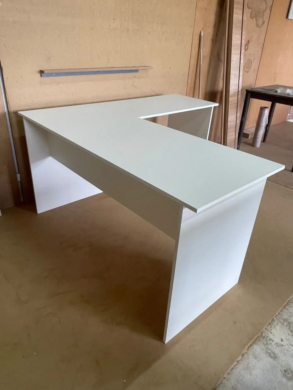 Mesa de escritório estilo L - Nova em MDF Branco - Parcelo cartão - Foto 3