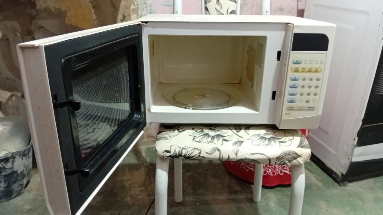 Microondas 20 litros - Foto 2
