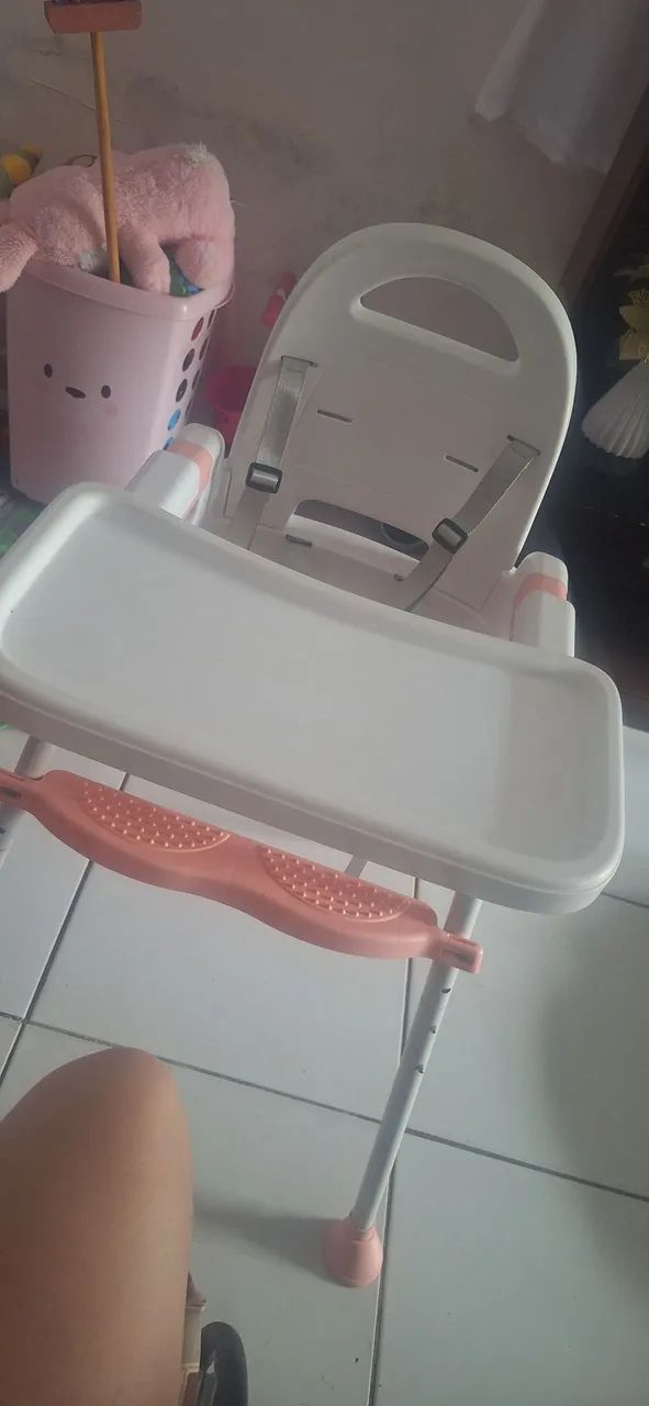 Cadeira infantil de alimentação 