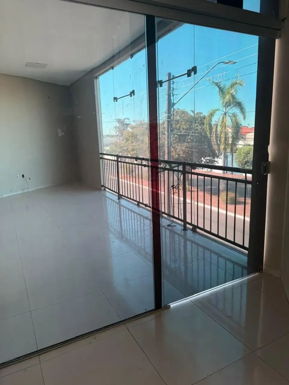 ALUGA-SE SALA COMERCIAL   AVENIDA JOSÉ DE BRITO - Foto 2