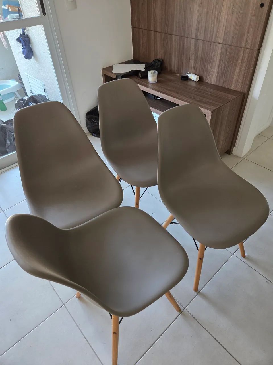 4 cadeiras de jantar Eames