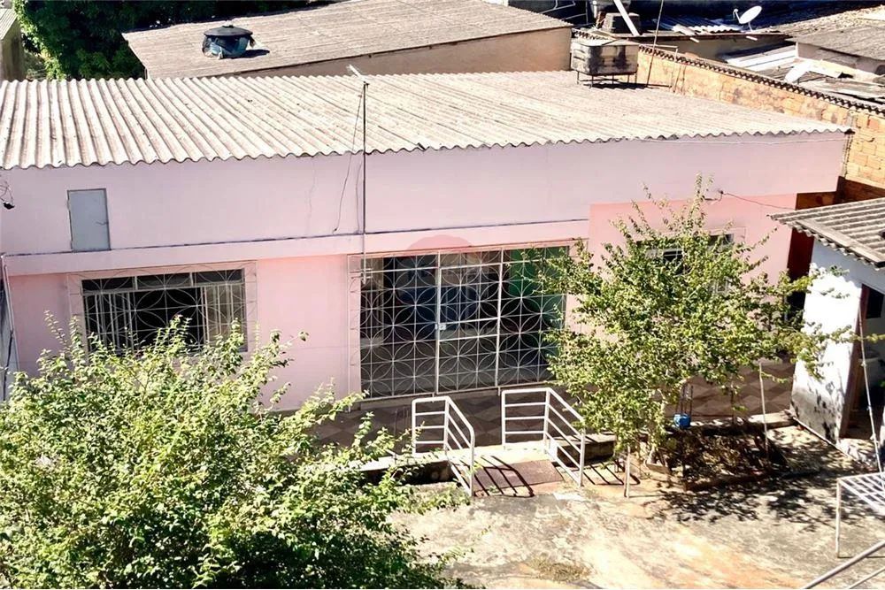 Duas belas casas com quintal, varanda e vista permanente............. - Foto 2