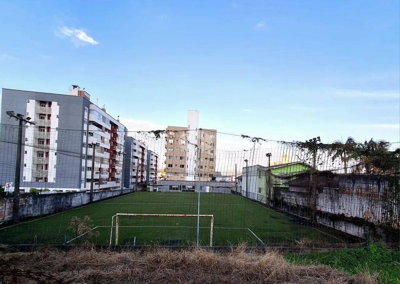 GRANDE TERRENO À VENDA EM PRAIA COMPRIDA SÃO JOSÉ COM 2000M² EXCELENTE PARA CONSTRUÇÃO E I - Foto 2
