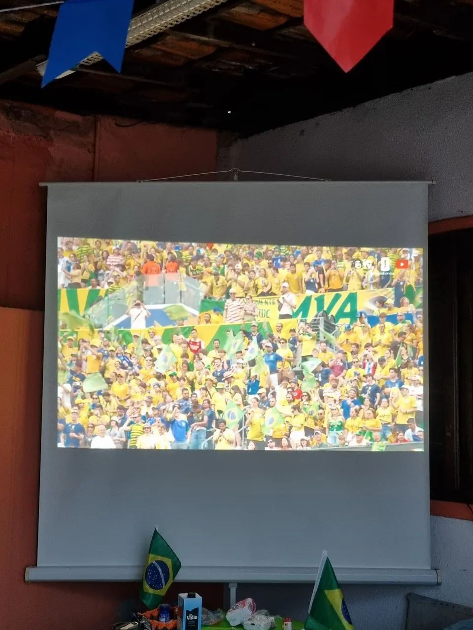 Projetor + Telão retrátil + Caixa de som + tripé  - Foto 3