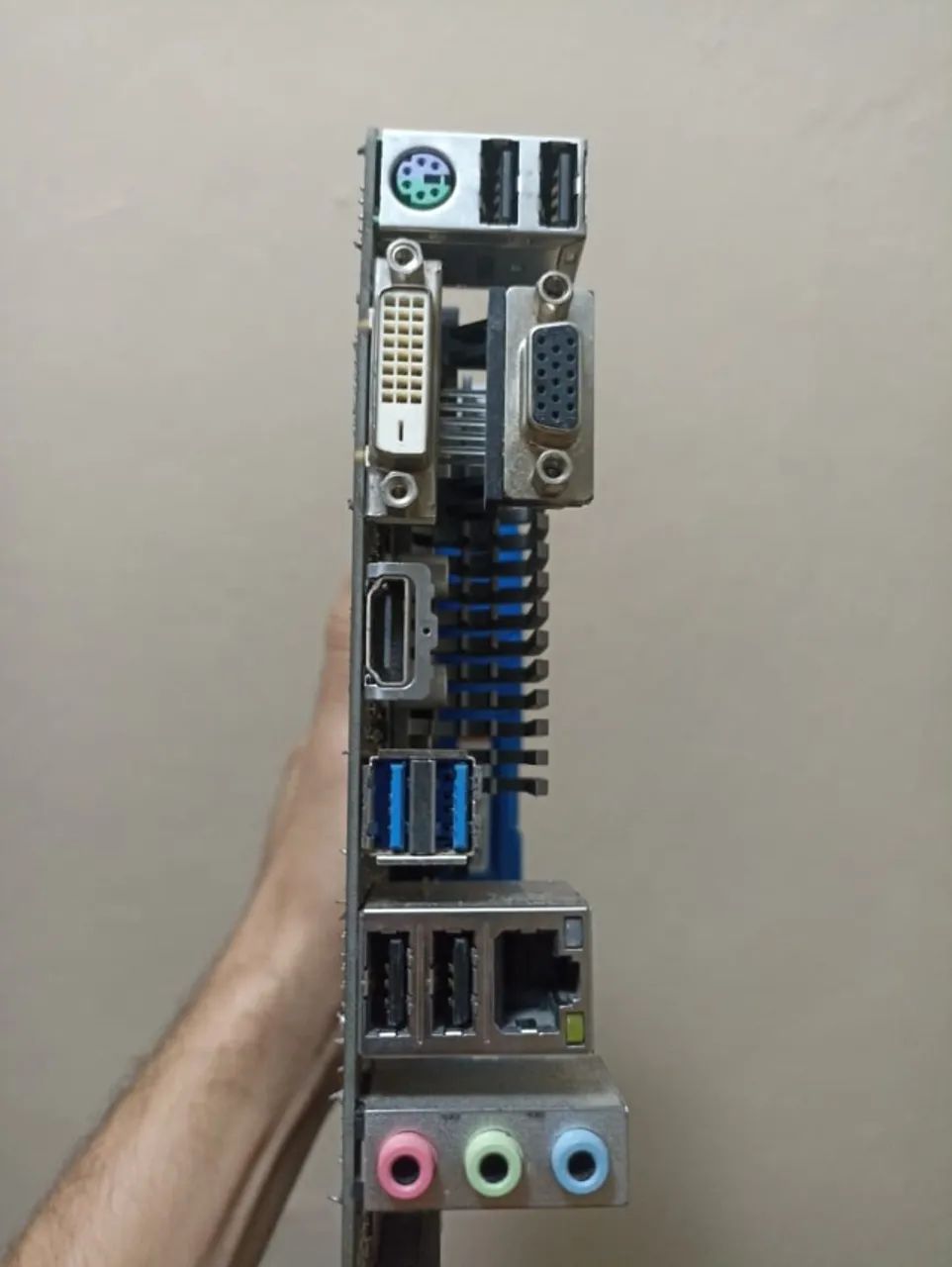 Placa Mãe GIGABYTE GA-LMT-USB3 REV 5.0 AM3+ - Foto 3