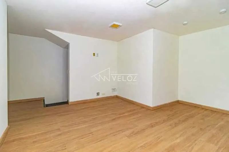 Loja : / Comercial / Gávea