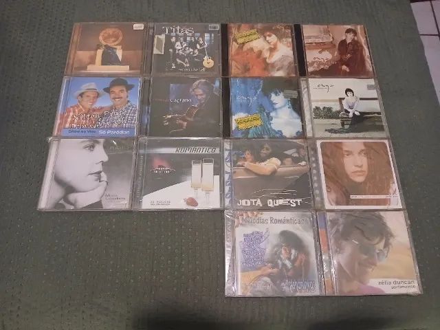 Lote de 14 CDs de Música