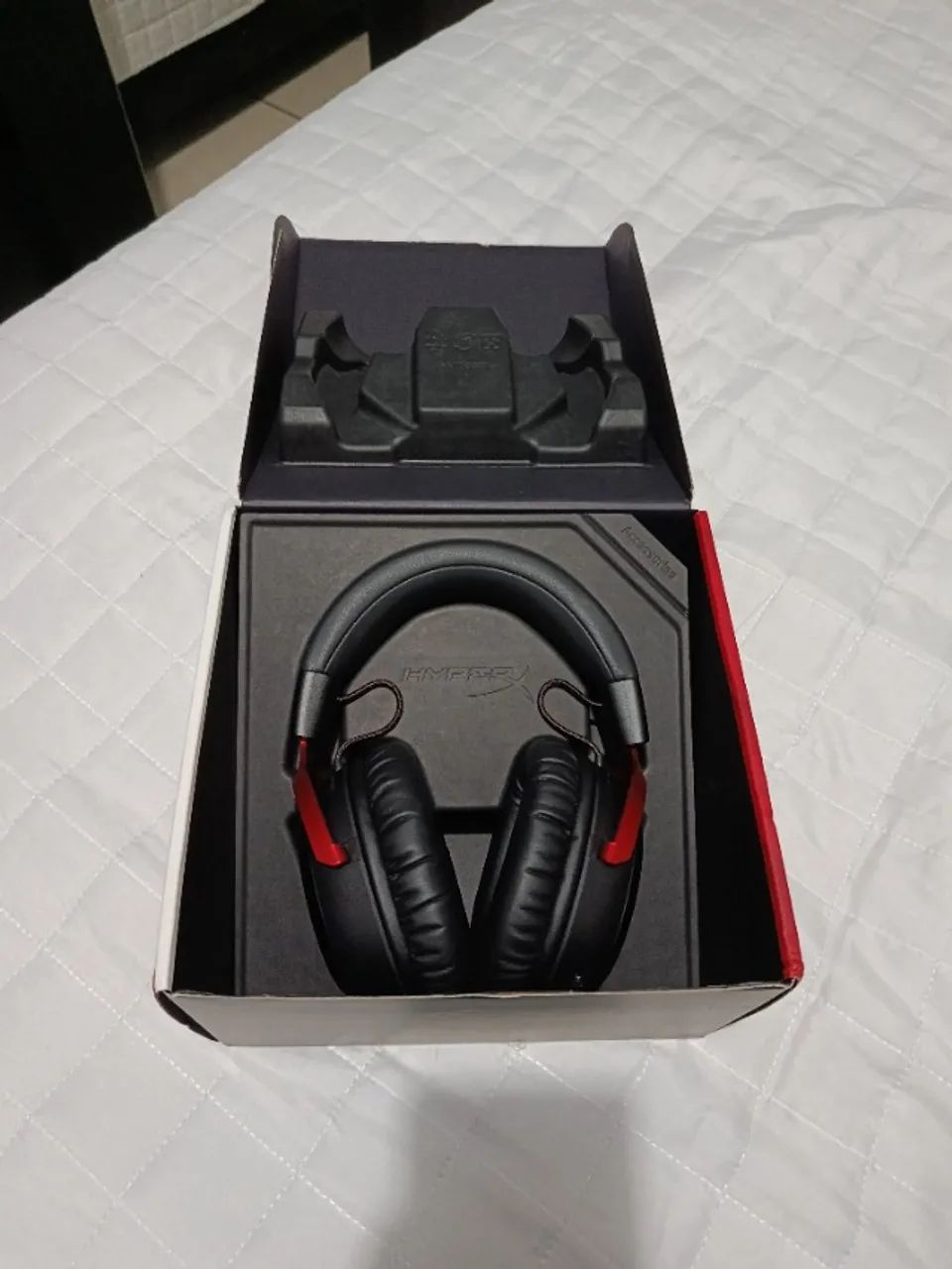 Headset HyperX Cloud III wireless Muito Novo!