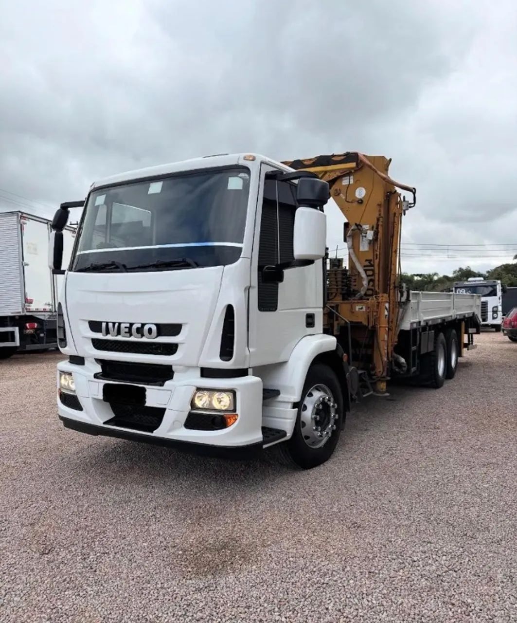 Iveco tector 240e28 Munck 35T - Foto 2