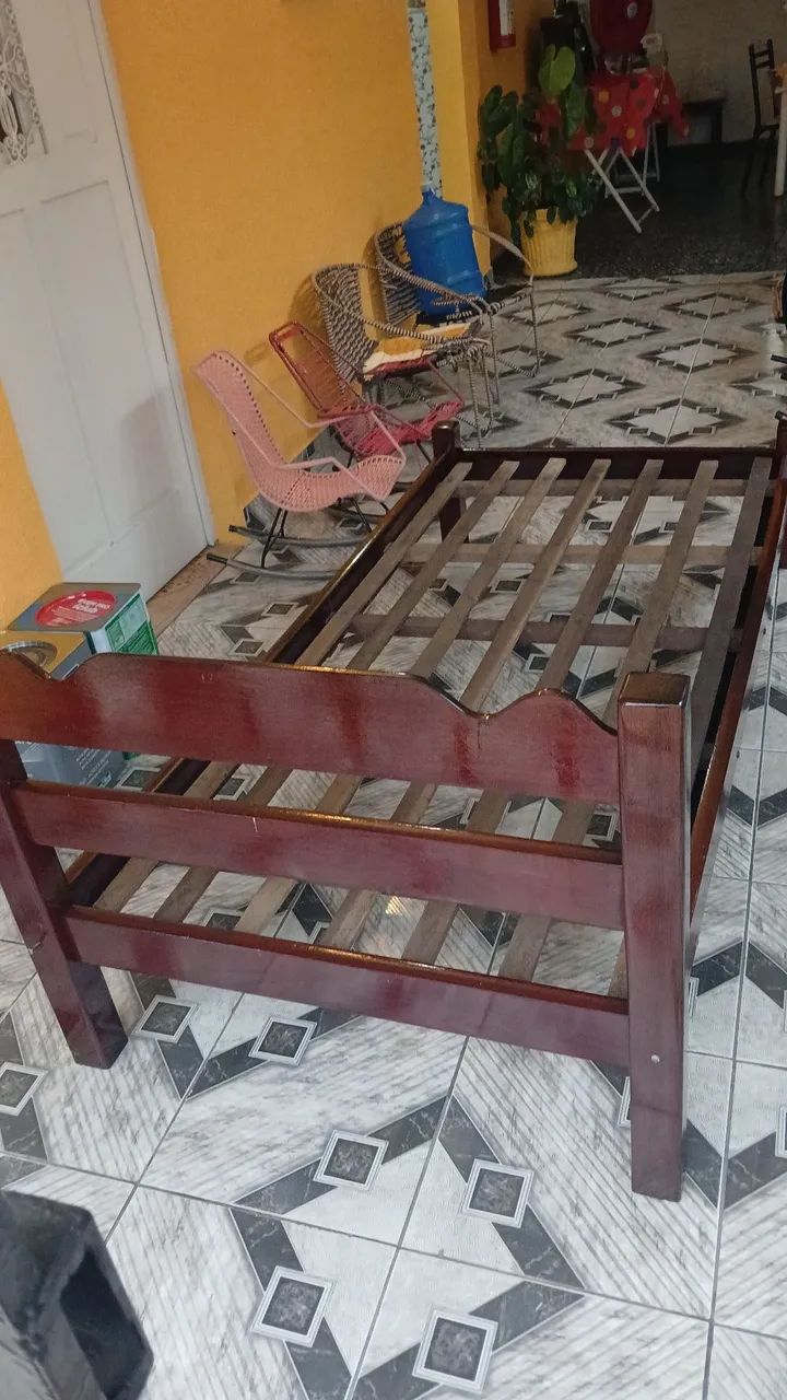 Cama de madeira maciça  - Foto 2