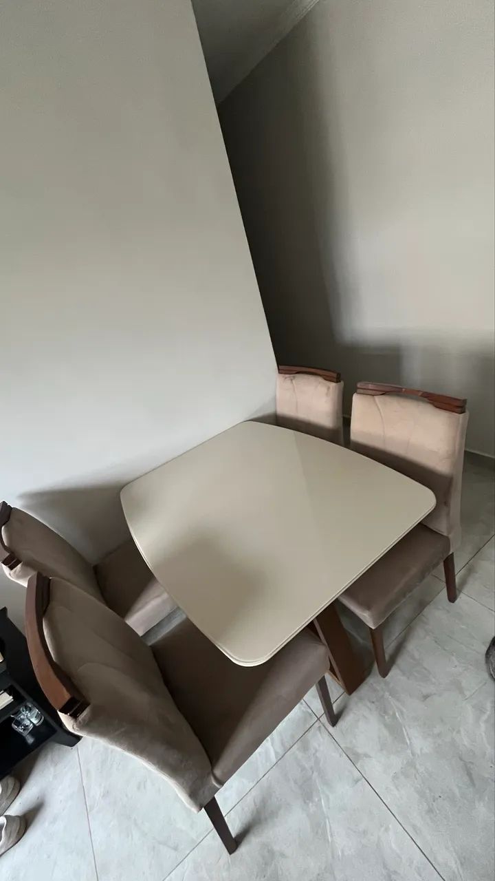MESA DE JANTAR + 4 CADEIRAS ESTOFADAS - Foto 5