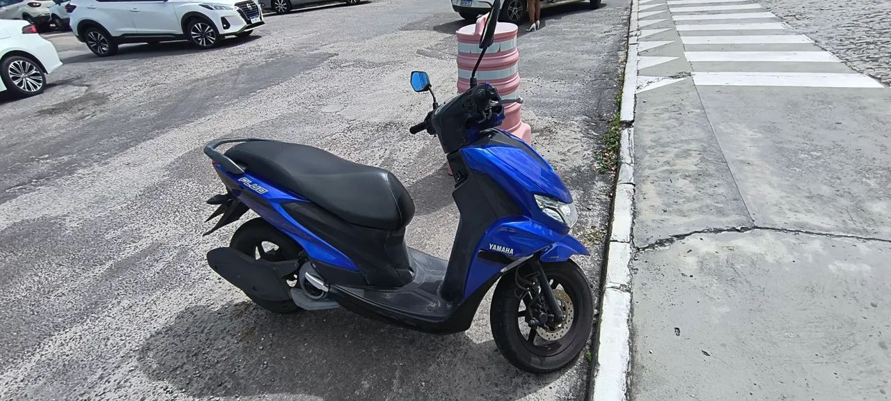 VD Yamaha Fluo 2022/23 - Foto 2