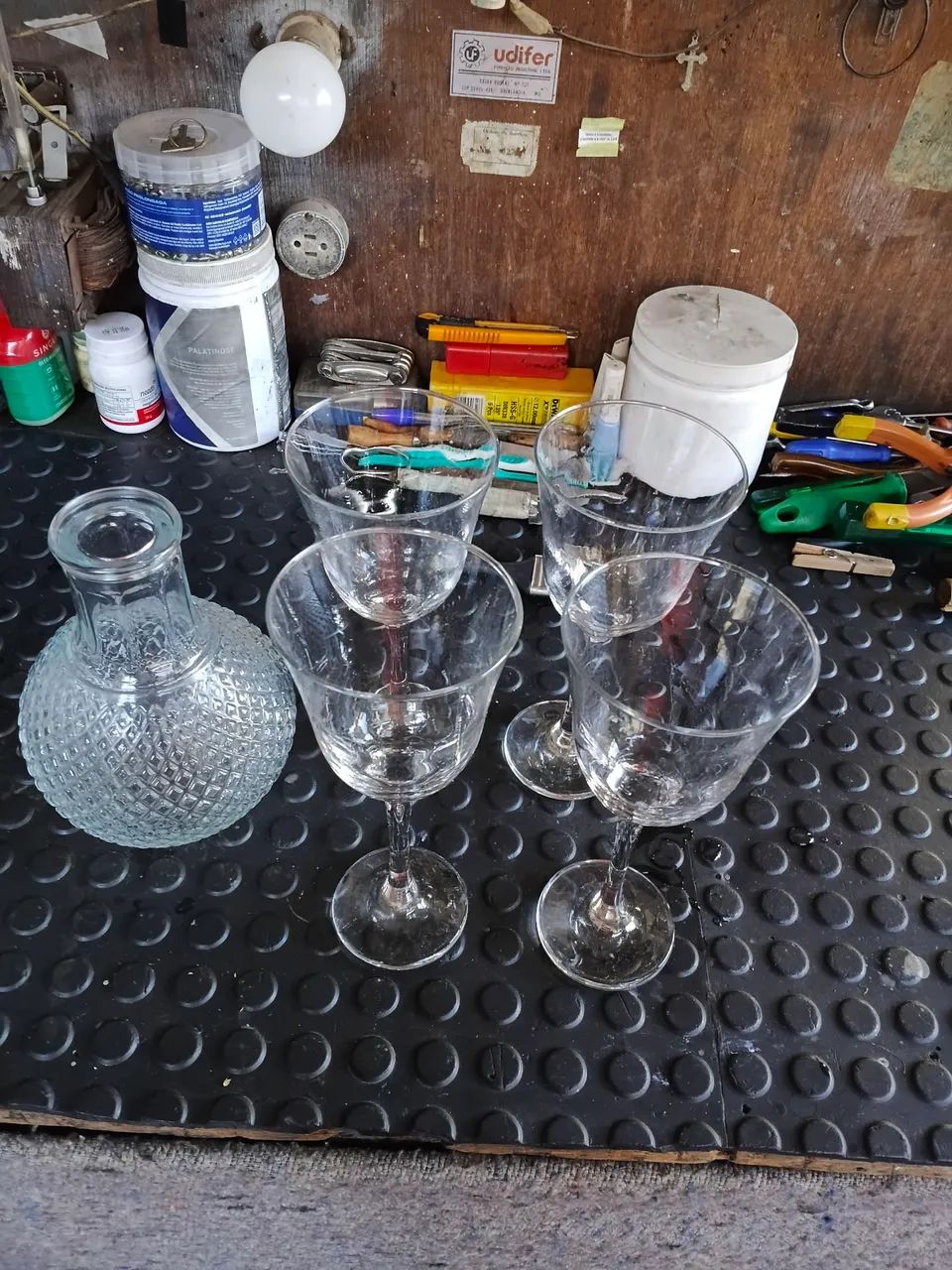 4 taças antigas e 1 liquoreira 