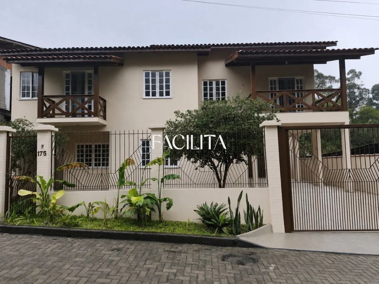 Casa com 4 quartos no bairro de Cacupé, Florianópolis.