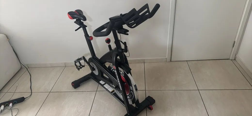 Bicicleta ergométrica Schwinn IC3
