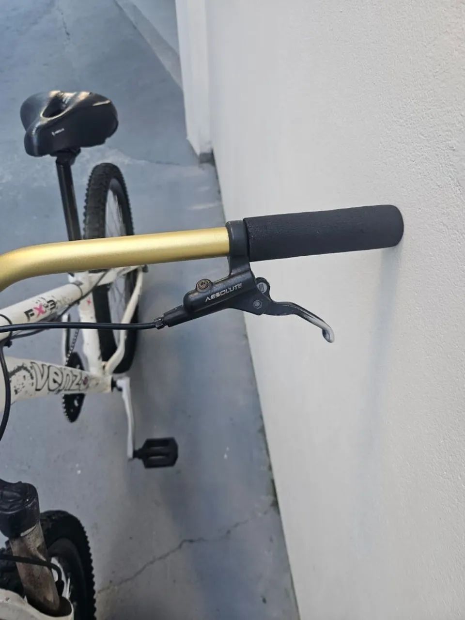 Bicicleta aro 26 + capacete - Foto 5