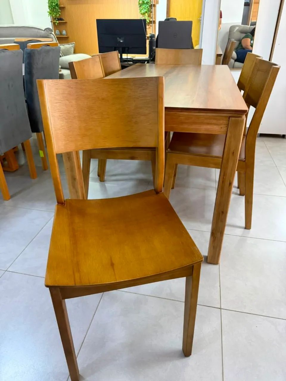 Mesa toda laminada+ cadeiras  - Foto 4