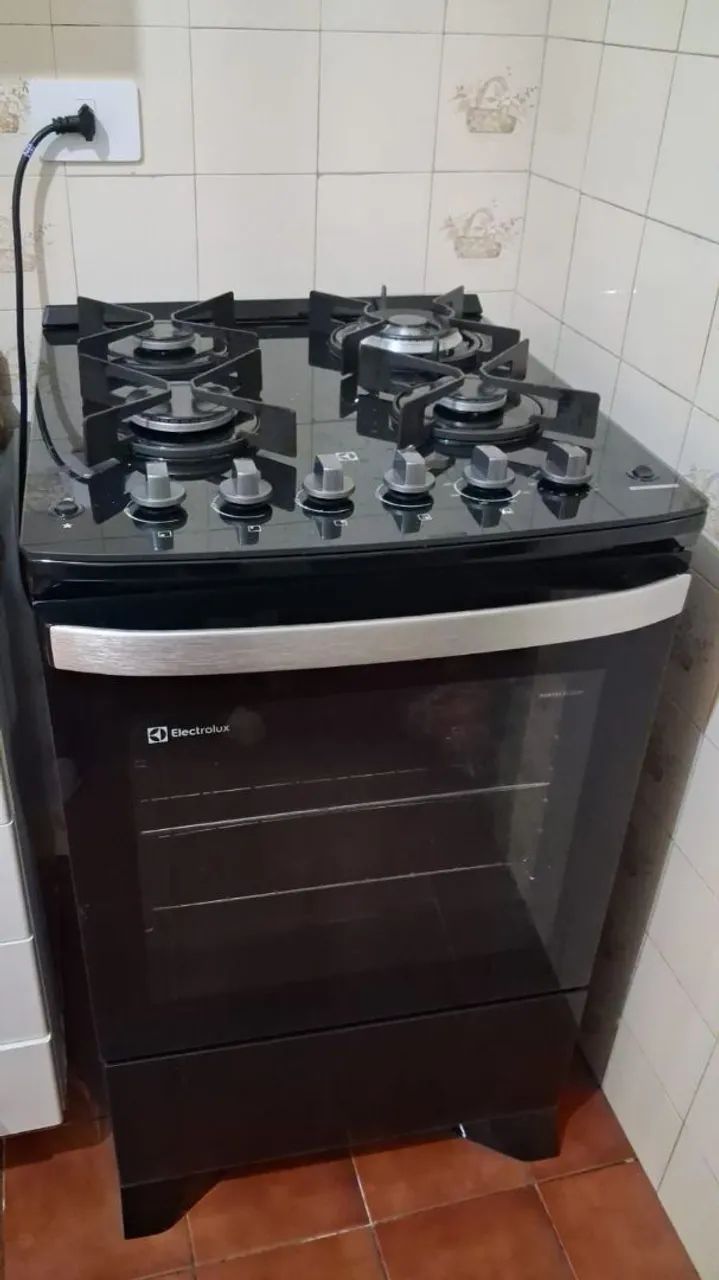 Fogão Eletrolux com grill e Perfect Cook 