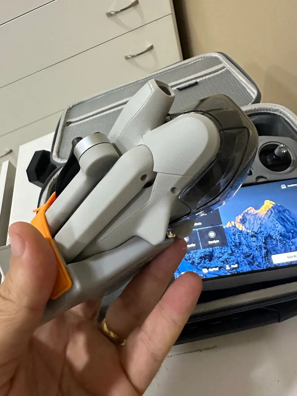 Drone DJI Mini 3 + controle com Tela420252258612684803