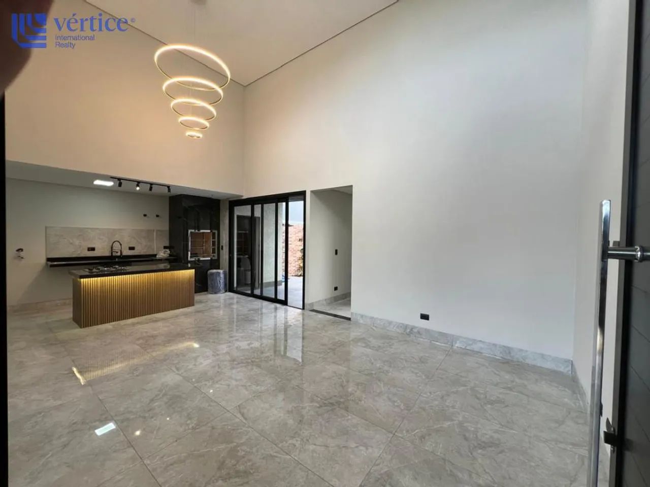 Casa à venda em Maringá, Parque Industrial 200, com 3 suítes, com 142 m² - Foto 4