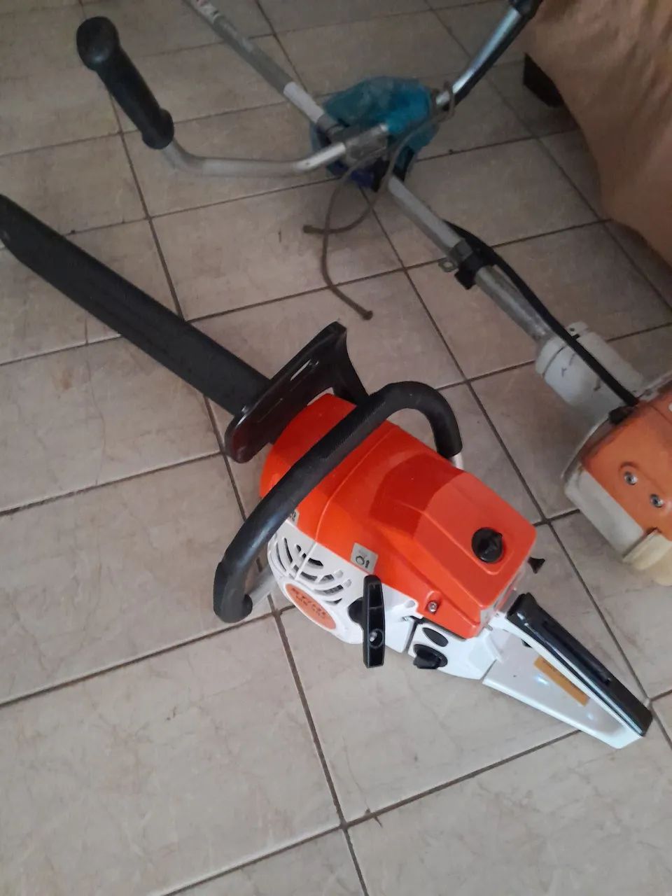 Podas de árvores e gramas - Foto 3