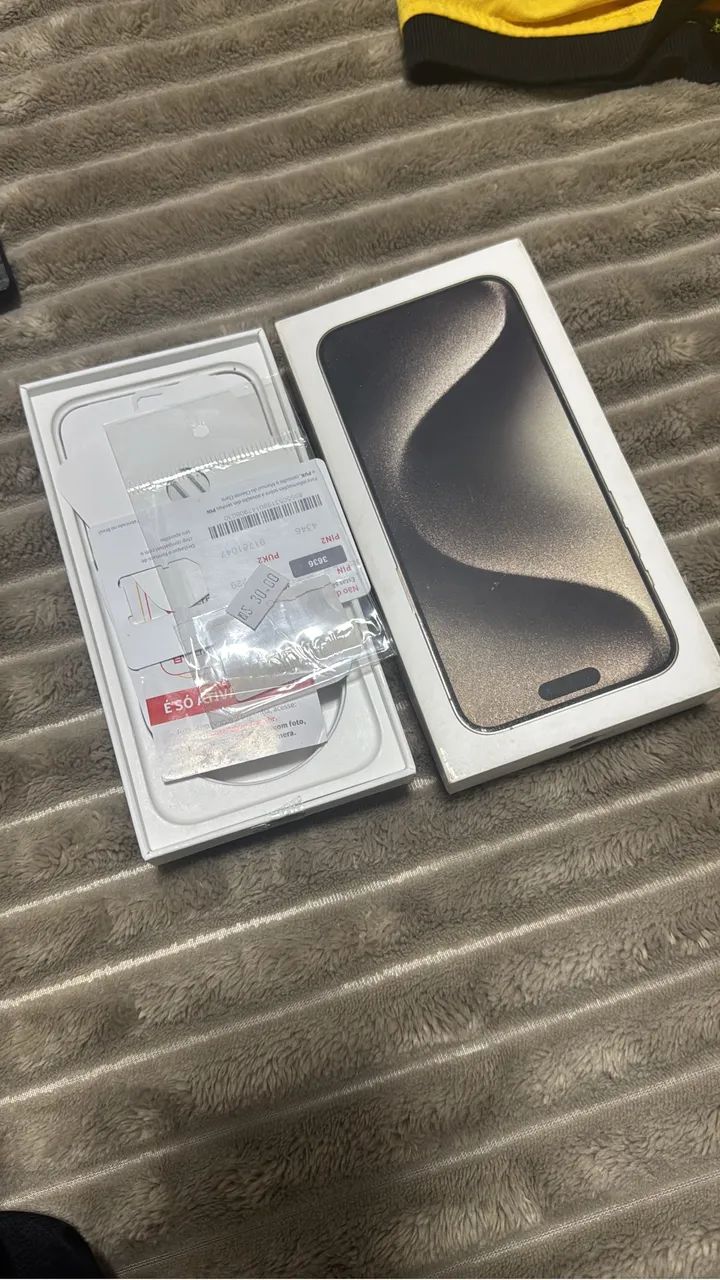 Celular iPhone 15 pro max semi novo - ótimo estado