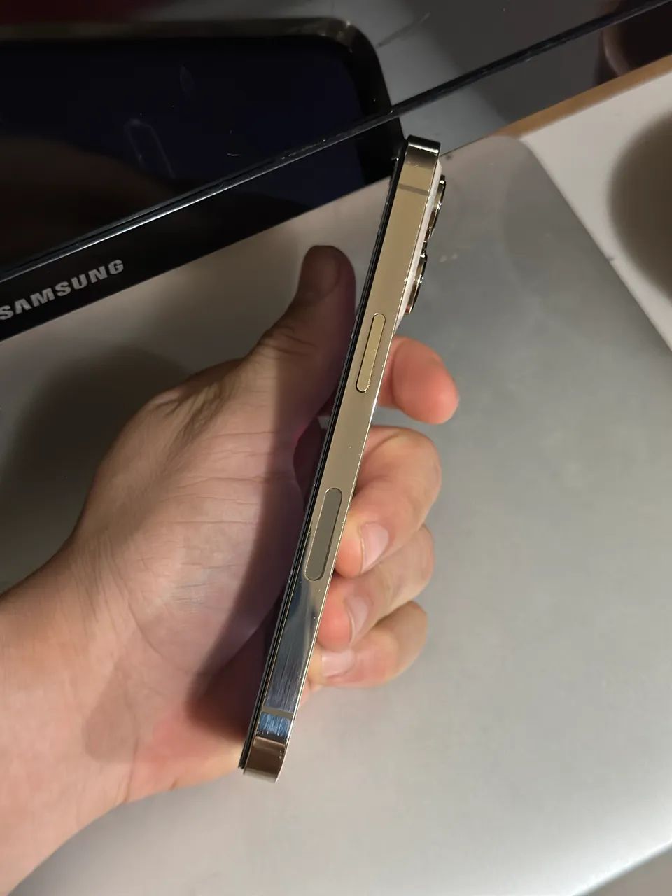 iPhone 13 Pro Gold - Foto 3
