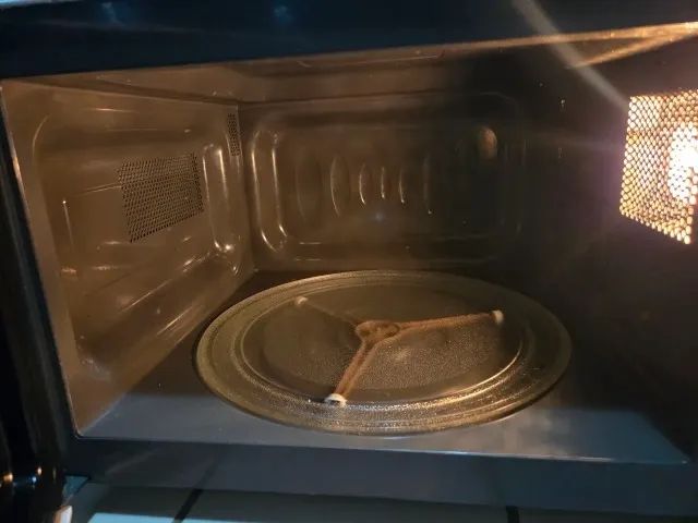 Micro-ondas LG MS3091BCA 220V 30 litros - Foto 2