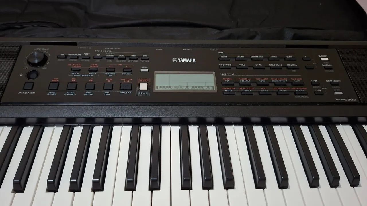 TECLADO YAMAHA PSR E383 CAPA INCLUIDA - Foto 2