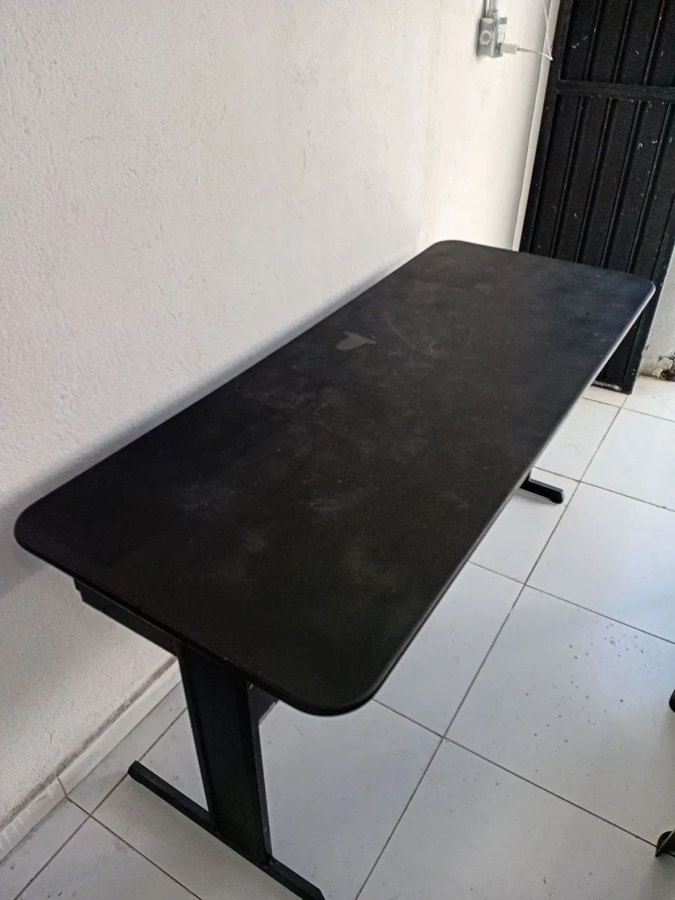 Mesa para escritório com duas gavetas