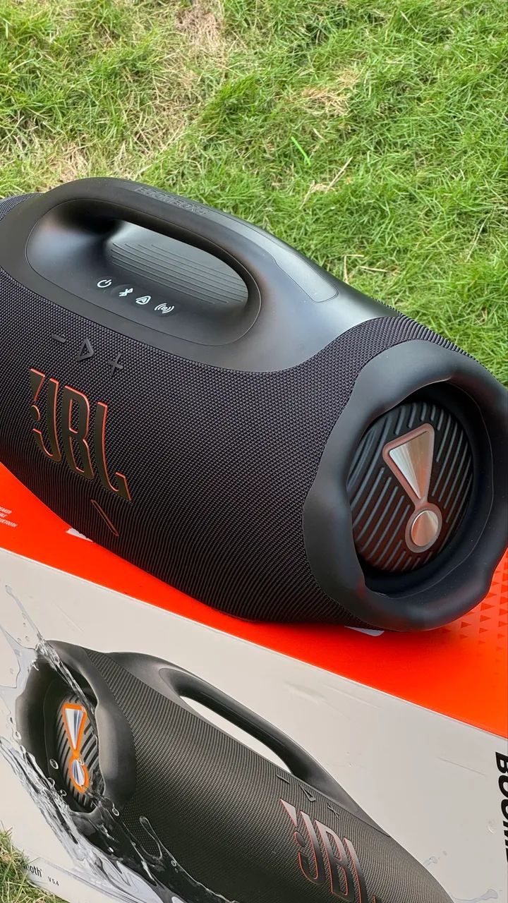 BOMBOX 4