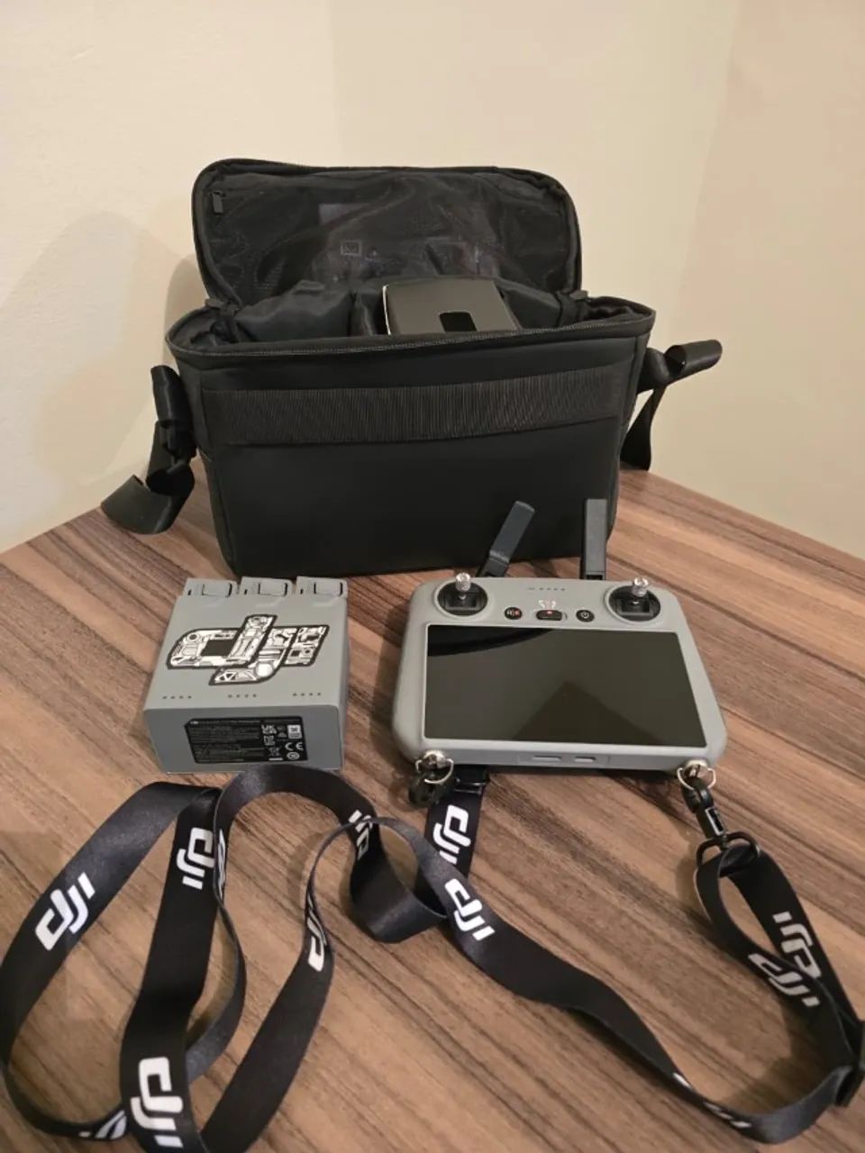 DJI Mini 5 Pro Fly More Combo (RC 2) ? Praticamente Zero, Baterias com Uso Mínimo - Foto 3